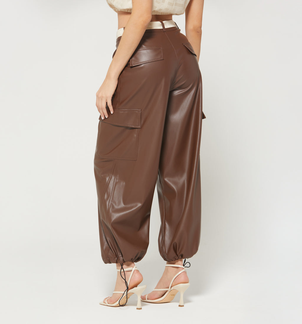 Pantalon Barrel,Bolsillos Cargo